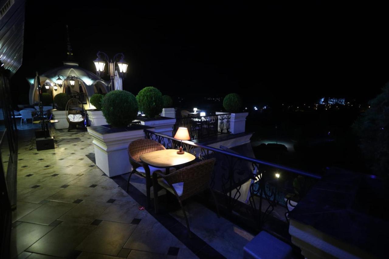 Garden Palace Sugdidi Exterior foto